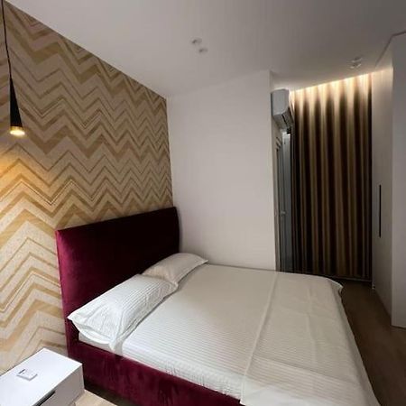 טיראנה Spacious Apartment Ish-Blloku Area מראה חיצוני תמונה